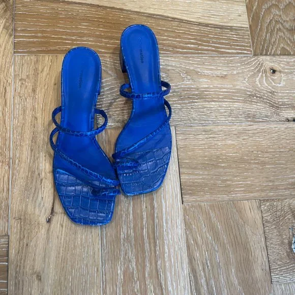 Meena Toe Ring Block Heel Sandal — 8/5 - Picture 5 of 6